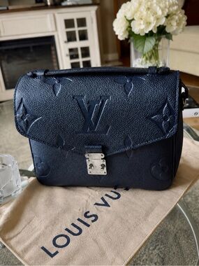 🌸Louis Vuitton Empriente Navy Nacre Pochette Metis🌸
